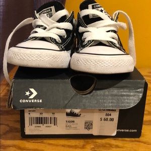 Infant black low top converse